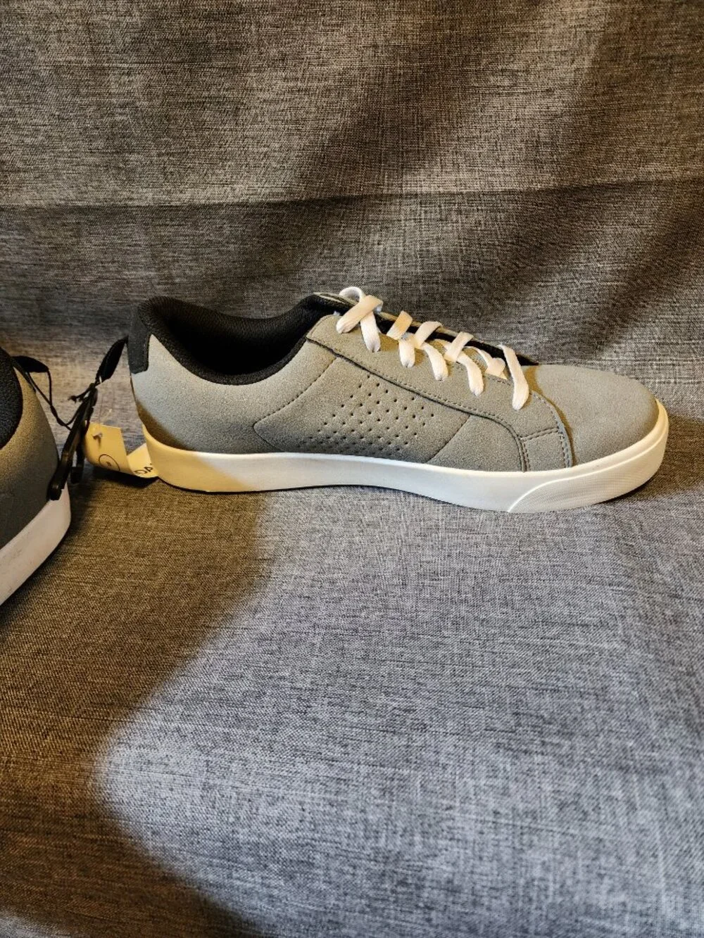 Men's Size 11 No Boundaries Gray/Black Low Top Lace Up Shoes
